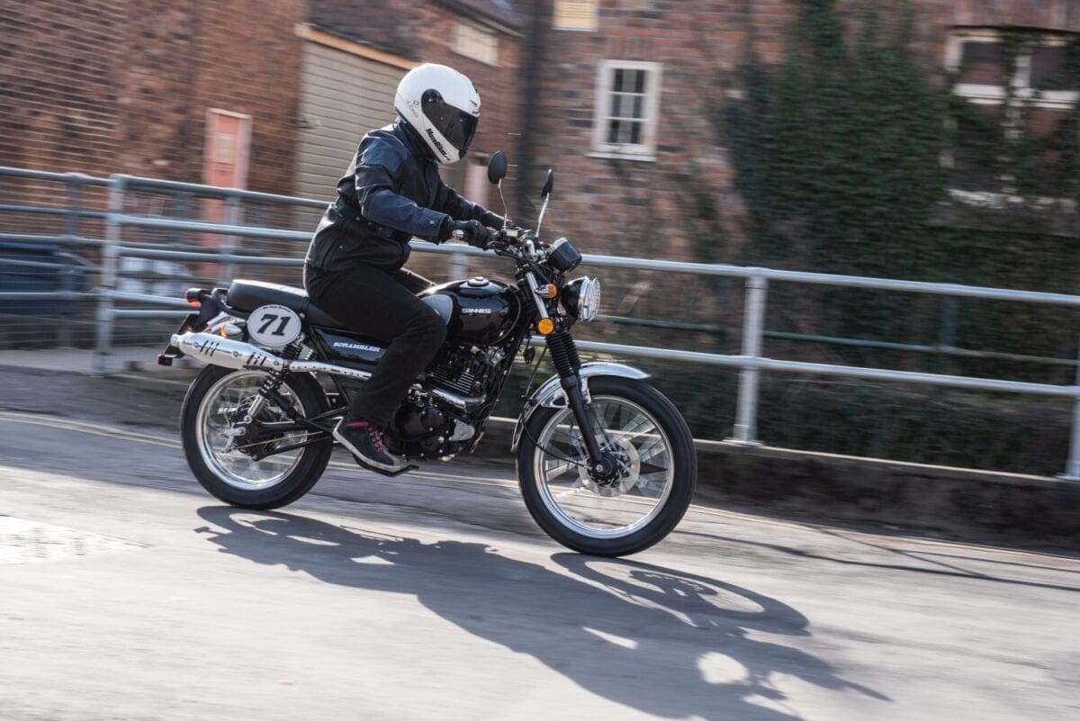 First ride: Sinnis Scrambler 125 – on2wheels